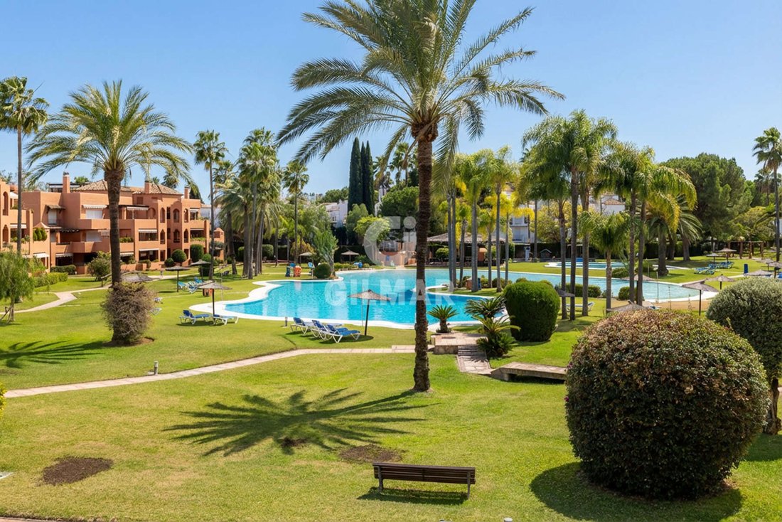 Penthouse in Atalaya-Isdabe, Estepona, Andalusia 1 - 17745197