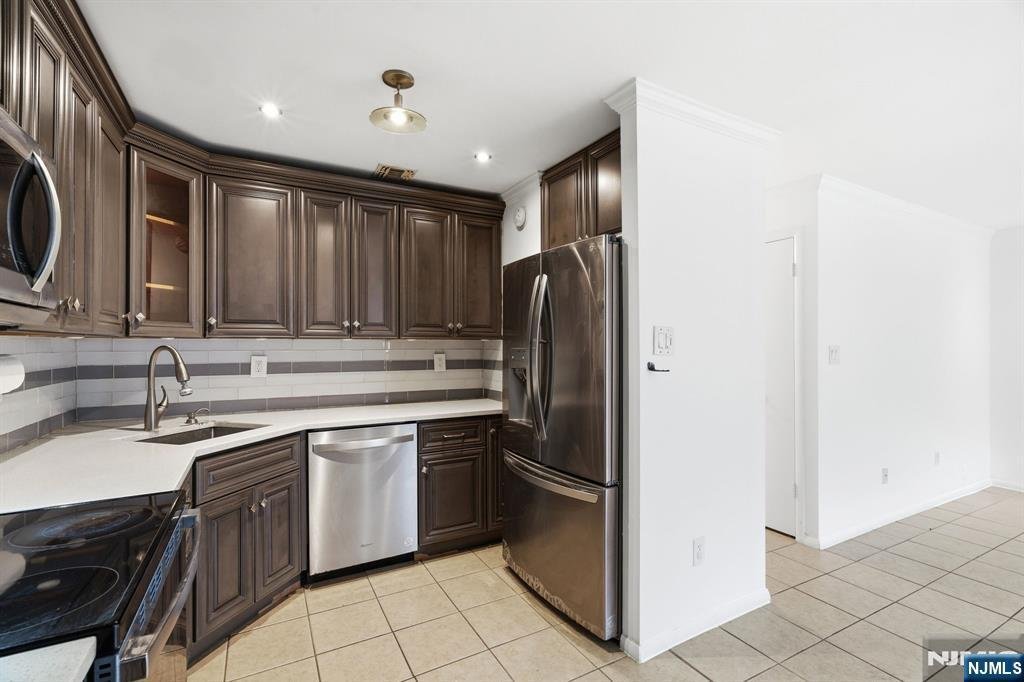 Condo in Englewood, New Jersey, United States 3 - 17745059