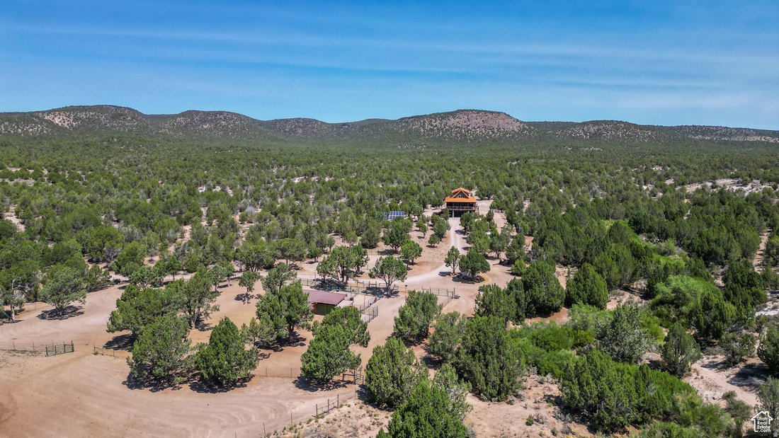 House in Enterprise, Utah, United States 3 - 17740353