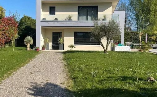 House in Chens-sur-Léman, Auvergne-Rhône-Alpes, France 1