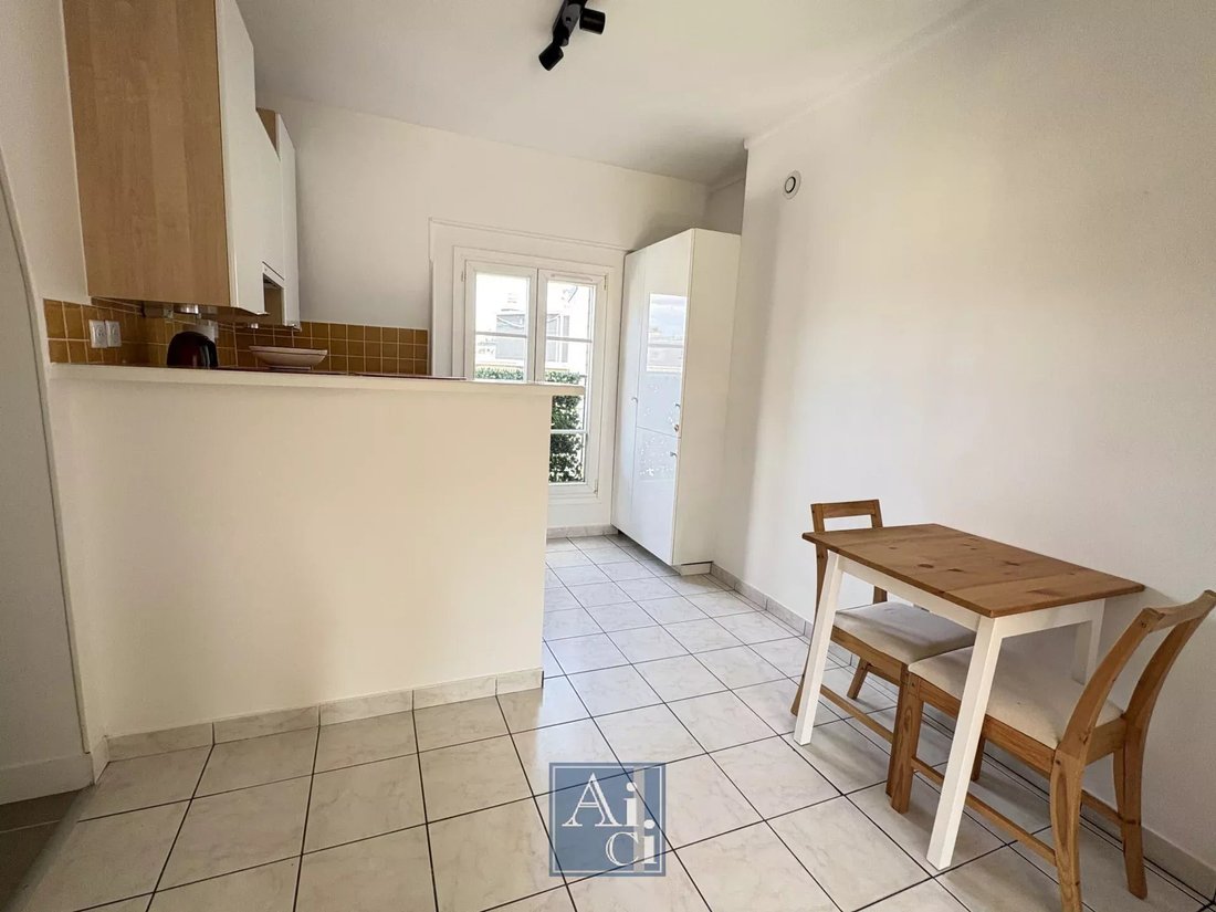 Apartment in Porte Dauphine, Paris 16e Arrondissement, Paris 4 - 17745296