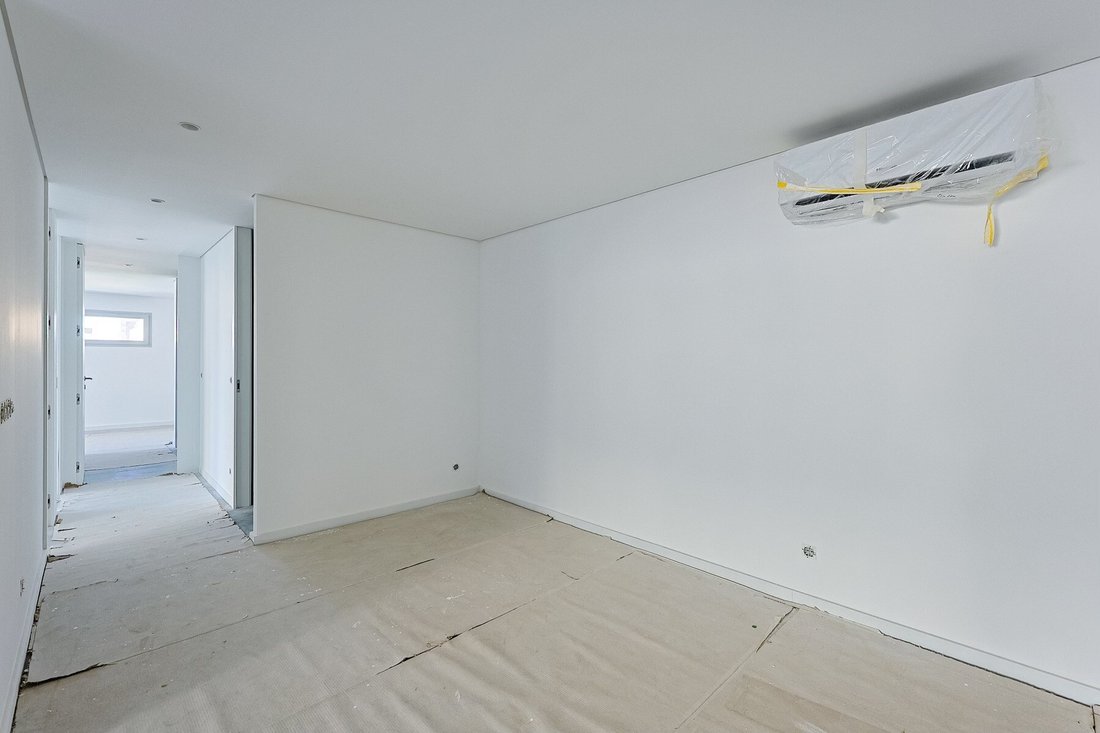 Apartment in Camarate, Unhos e Apelacao, Lisbon, Portugal 5 - 15913147