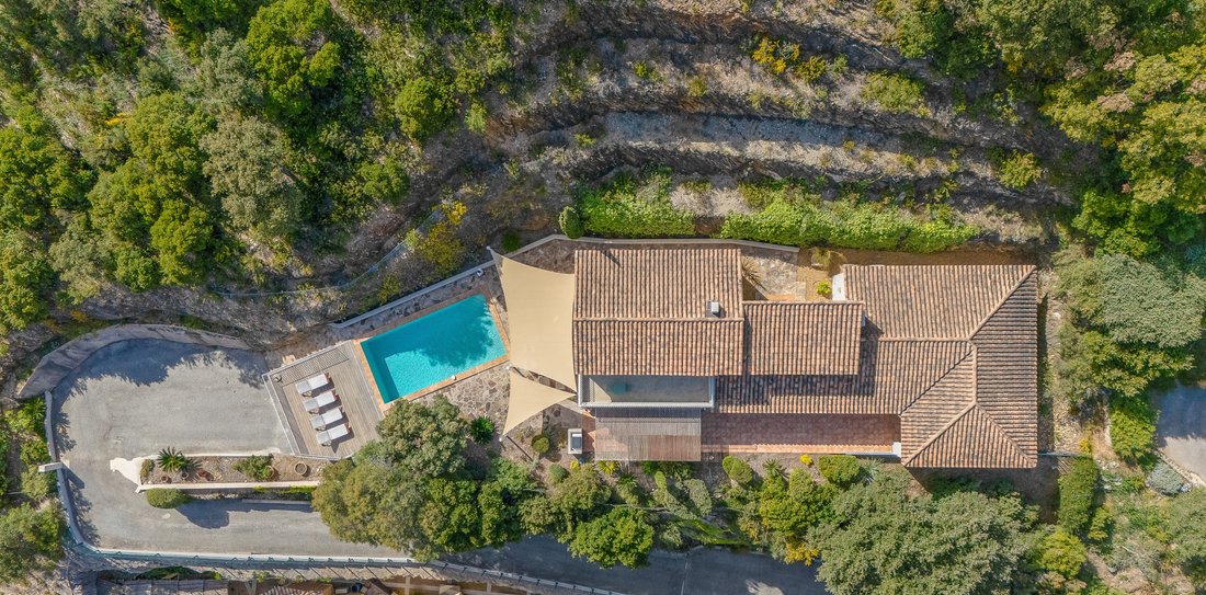 Villa in La Londe-les-Maures, Provence-Alpes-Côte d'Azur, France 2 - 16818264