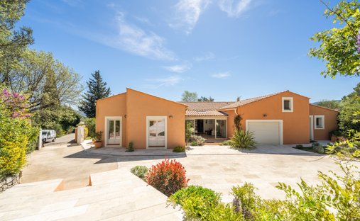 House in La Roquebrussanne, Provence-Alpes-Côte d'Azur, France 1