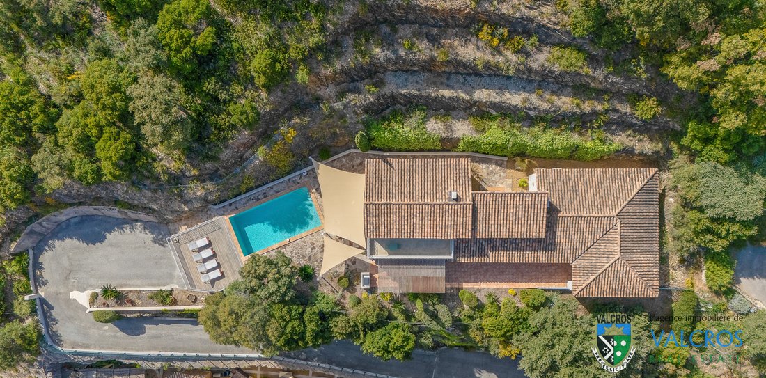 Villa in La Londe-les-Maures, Provence-Alpes-Côte d'Azur, France 2 - 16816108
