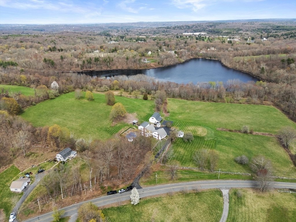 Sutton, Massachusetts, United States 5 - 17744937
