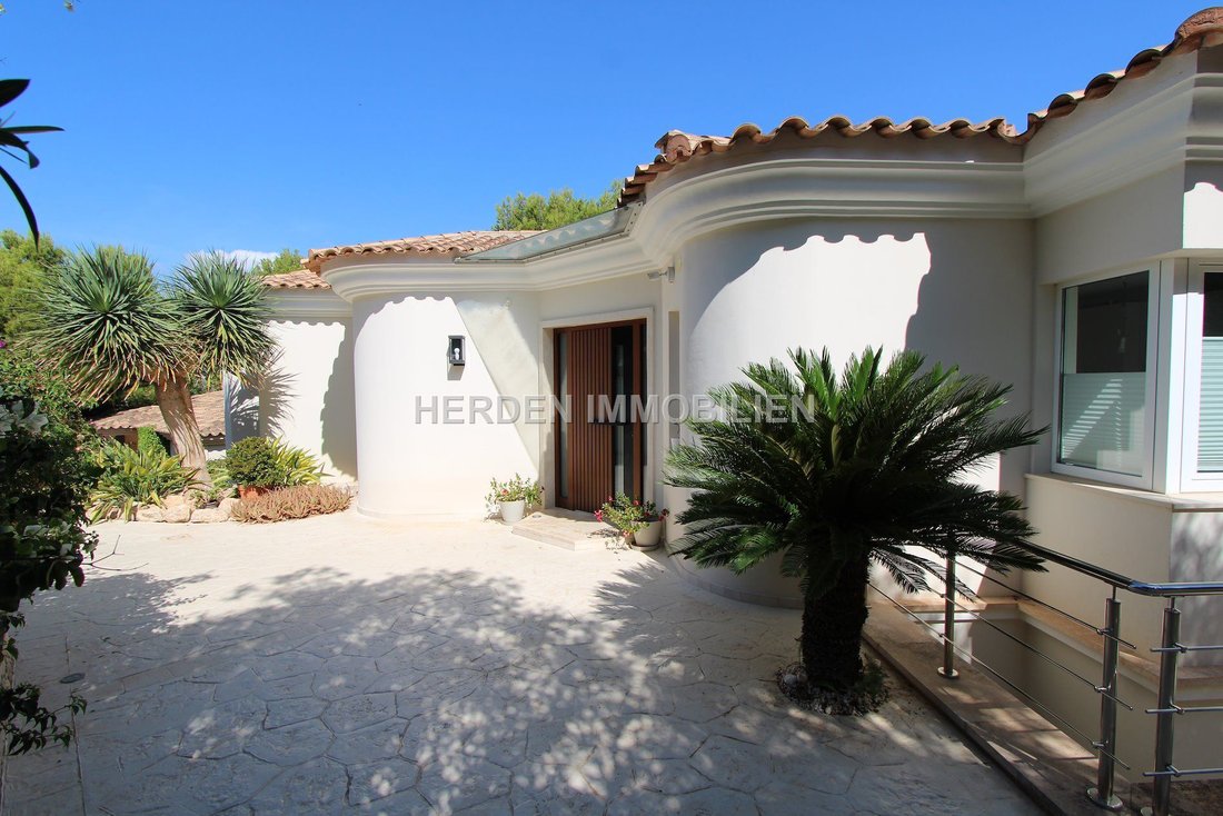 Villa in Rotes Velles, Calvia, Balearic Islands 1 - 17748155