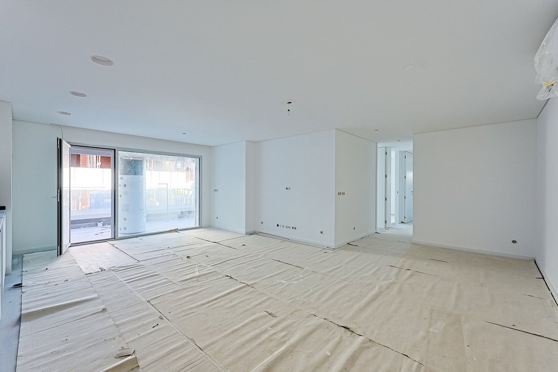 Apartment in Camarate, Unhos e Apelacao, Lisbon, Portugal 1 - 15913147