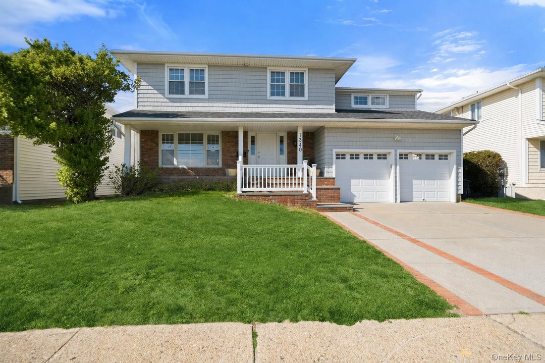 House in Atlantic Beach, New York, United States 1 - 17745048