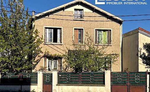 House in Parcs, Romainville, France 1