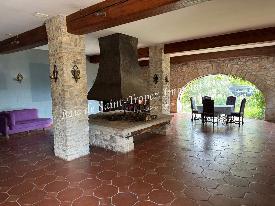 Castle in Rians, Provence-Alpes-Côte d'Azur, France 1 - 17749197