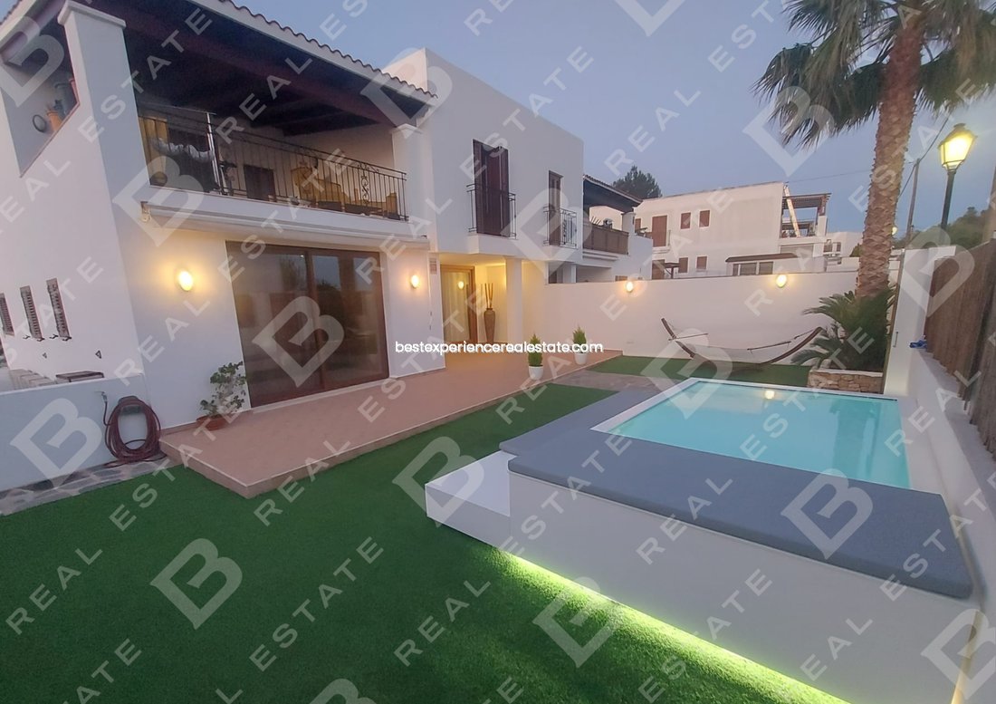 House in Sant Rafel de sa Creu, Sant Antoni de Portmany, Balearic Islands 1 - 17747370