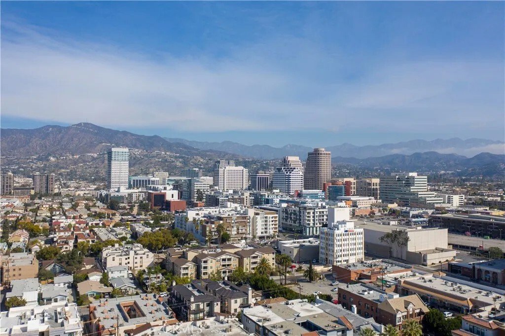 Glendale, California, United States 4 - 17257283