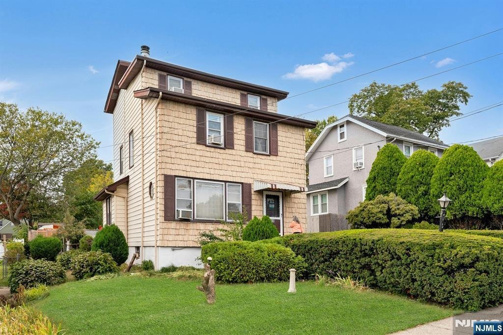 House in Teaneck, New Jersey, United States 2 - 16405076
