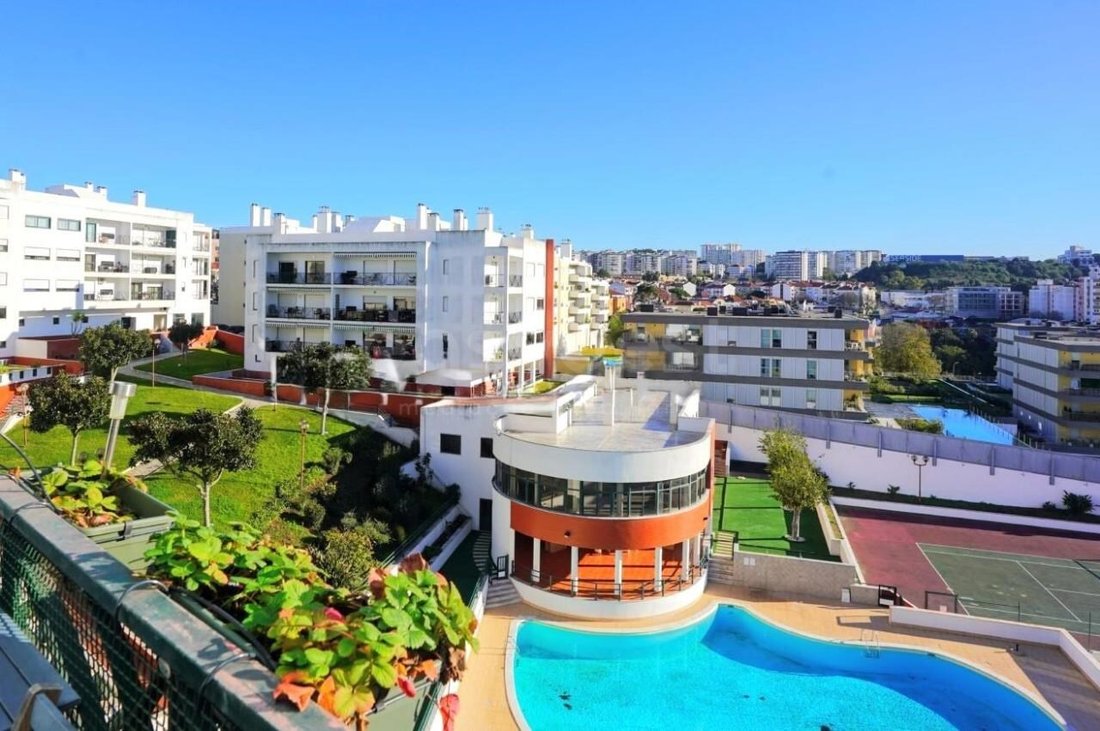 Apartment in Carnaxide e Queijas, Lisbon, Portugal 1 - 17745447