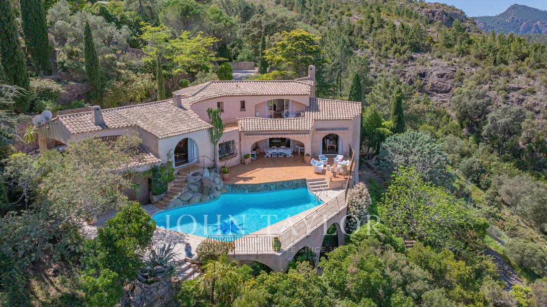 House in Théoule-sur-Mer, Provence-Alpes-Côte d'Azur, France 2 - 16930829