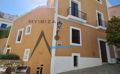 Villa in Santa Eularia des Riu, Balearic Islands, Spain 1