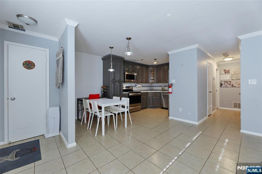 Condo in Englewood, New Jersey, United States 3 - 17745052