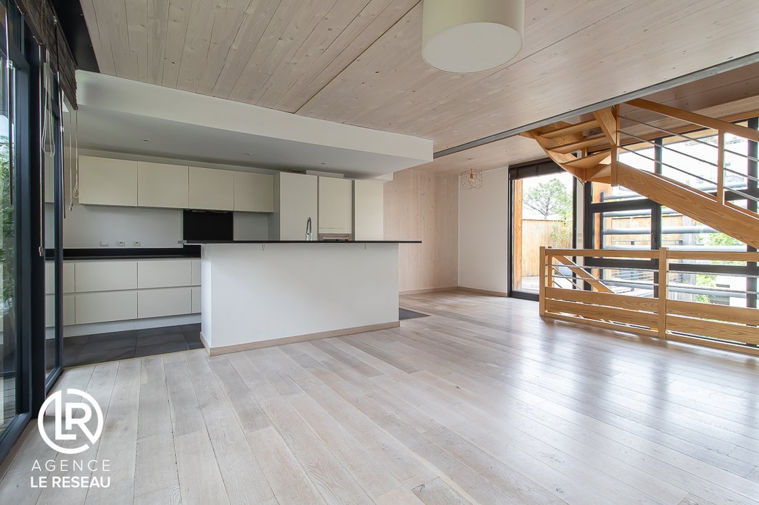 House in Plateau Ouest, Suresnes, France 3 - 17744860