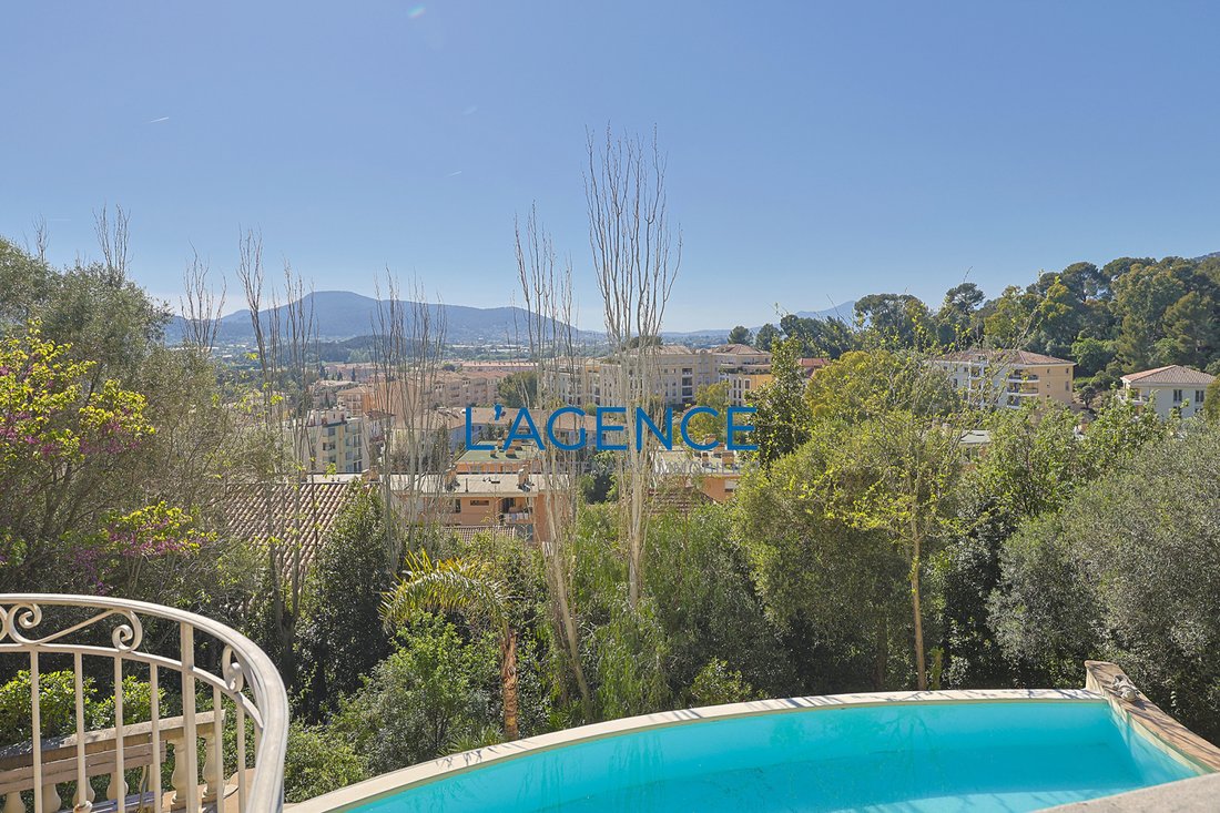 Villa in Hyeres, Provence-Alpes-Côte d'Azur, France 5 - 17497156