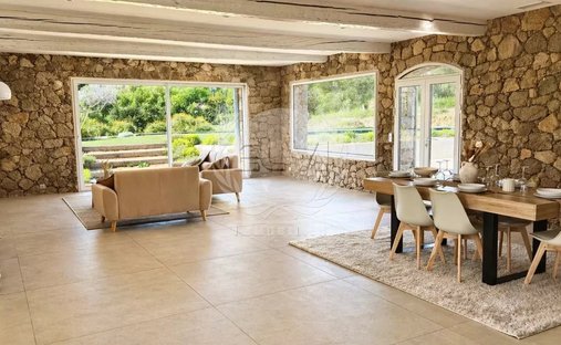 Villa in Le Plan-de-la-Tour, Provence-Alpes-Côte d'Azur, France 1