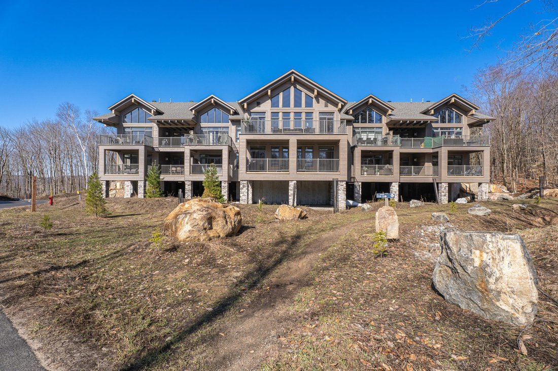 Condo in Mont-Tremblant, Quebec, Canada 2 - 17749961