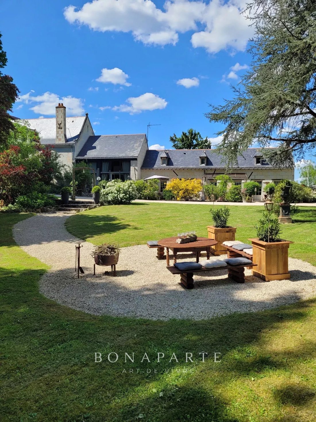 Estate in Les Rosiers-sur-Loire, Gennes-Val-de-Loire, France 1 - 17472075