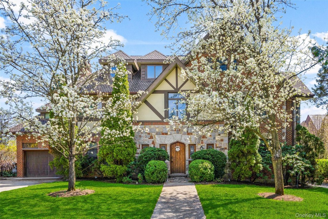 House in Yonkers, New York, United States 1 - 17743903