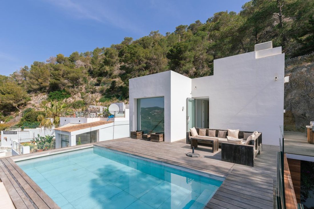 Villa in Cala Llonga, Ibiza, Santa Eularia des Riu, Balearic Islands 3 - 17727191