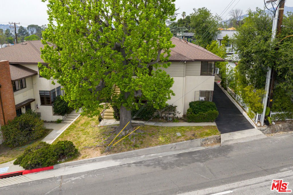 Altadena, California, United States 2 - 17747125