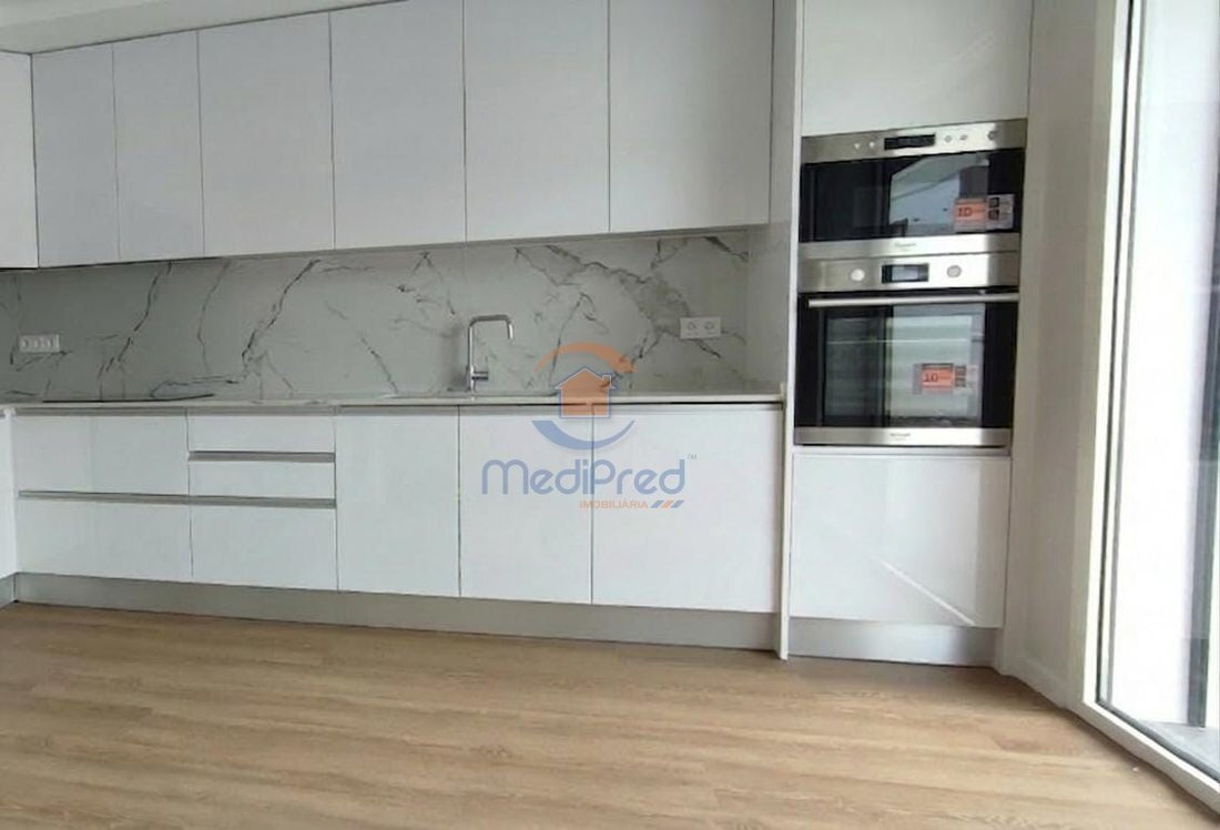 Apartment in Santo António dos Cavaleiros, Lisbon, Portugal 1 - 17745410