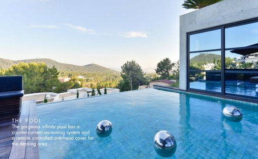 Villa in Santa Eularia des Riu, Balearic Islands, Spain 1