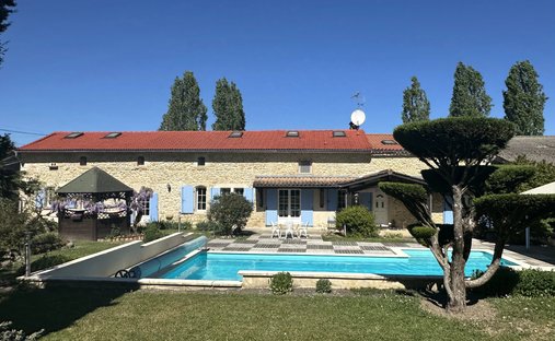 House in Sauveterre-de-Guyenne, Nouvelle-Aquitaine, France 1