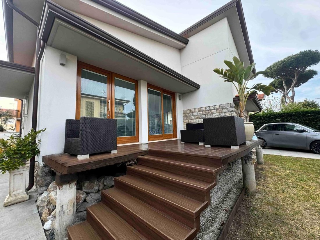 Villa in Lido di Camaiore, Camaiore, Tuscany 2 - 17747550