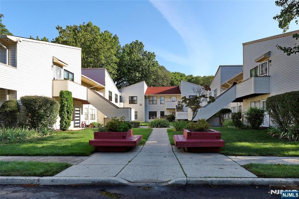 Condo in Englewood, New Jersey, United States 1 - 17745052