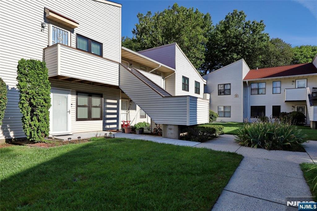 Condo in Englewood, New Jersey, United States 3 - 17745071