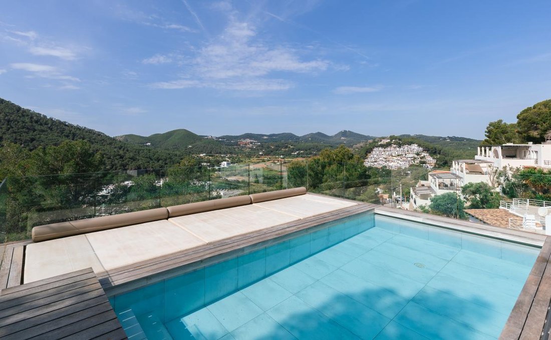 Villa in Cala Llonga, Ibiza, Santa Eularia des Riu, Balearic Islands 2 - 17727191