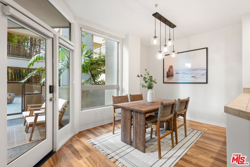 Condo in Los Angeles, California, United States 5 - 17747131