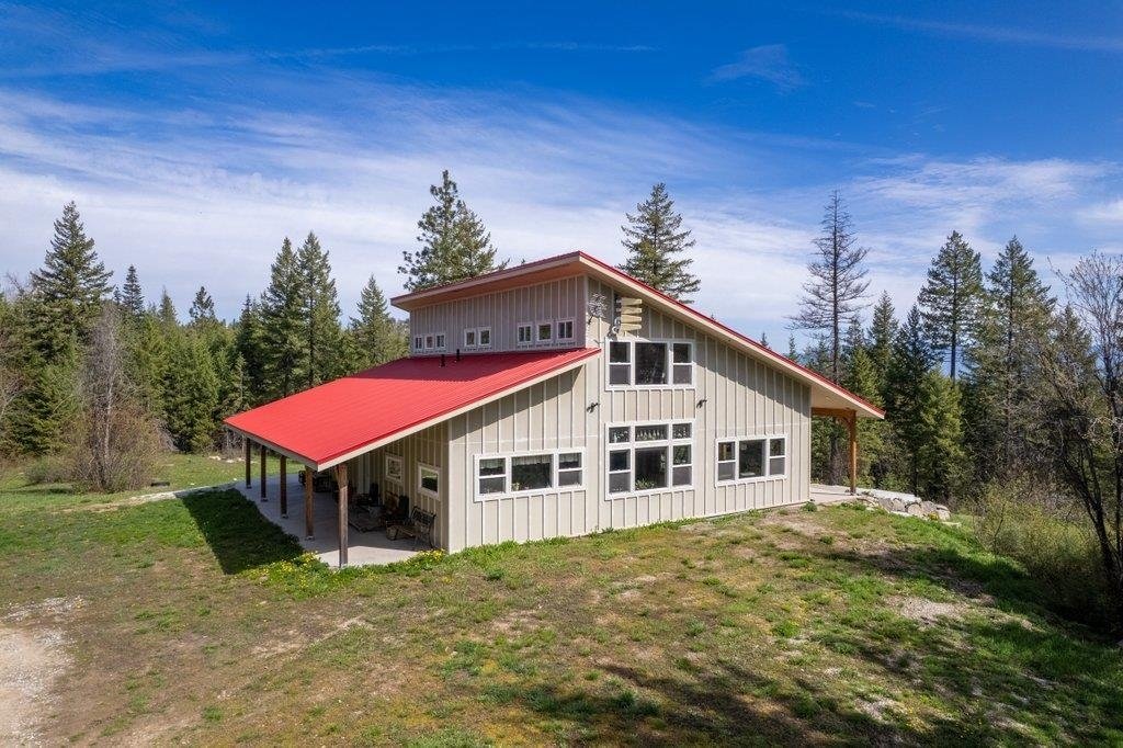 House in Valley, Washington, United States 1 - 17747273