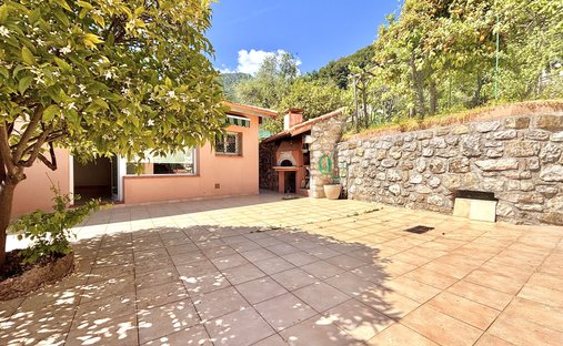Haus in Menton, Provence-Alpes-Côte d'Azur, Frankreich 1