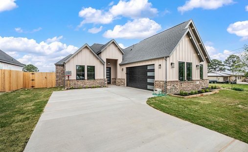 House in Springtown, Texas, United States 1