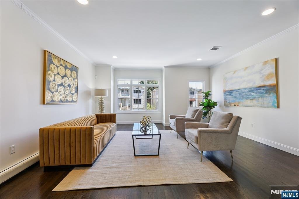 House in Cliffside Park, New Jersey, United States 3 - 17745004