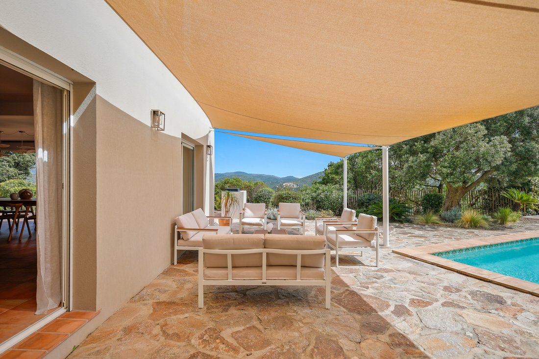 Villa in La Londe-les-Maures, Provence-Alpes-Côte d'Azur, France 3 - 16818264