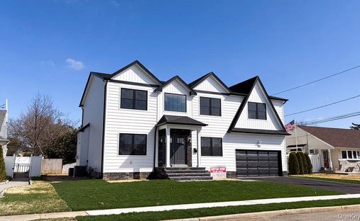 House in Wantagh, New York, United States 1