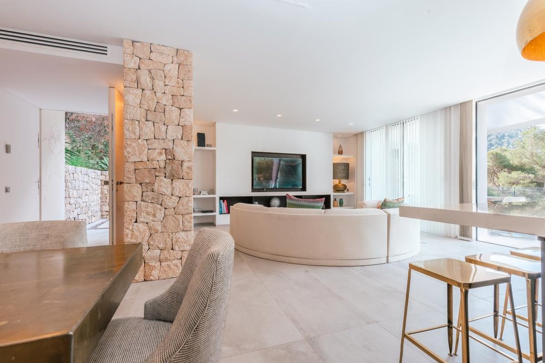 Villa in Cala Llonga, Ibiza, Santa Eularia des Riu, Balearic Islands 5 - 17727191