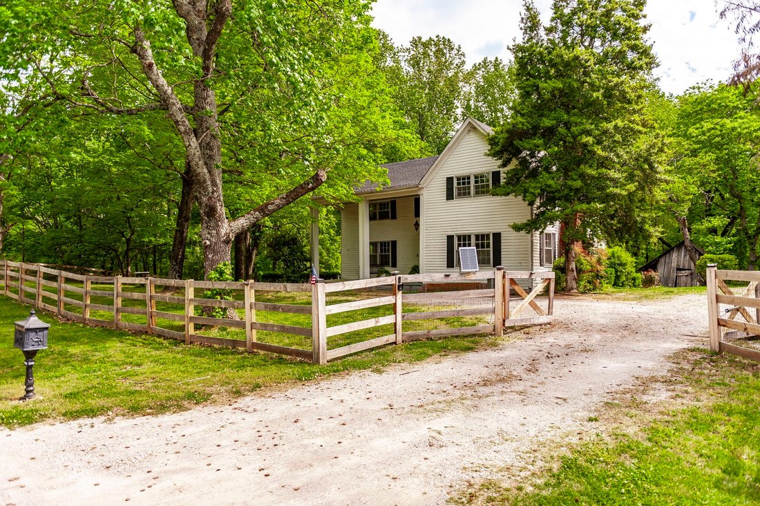 House in Columbia, Tennessee, United States 2 - 17748541