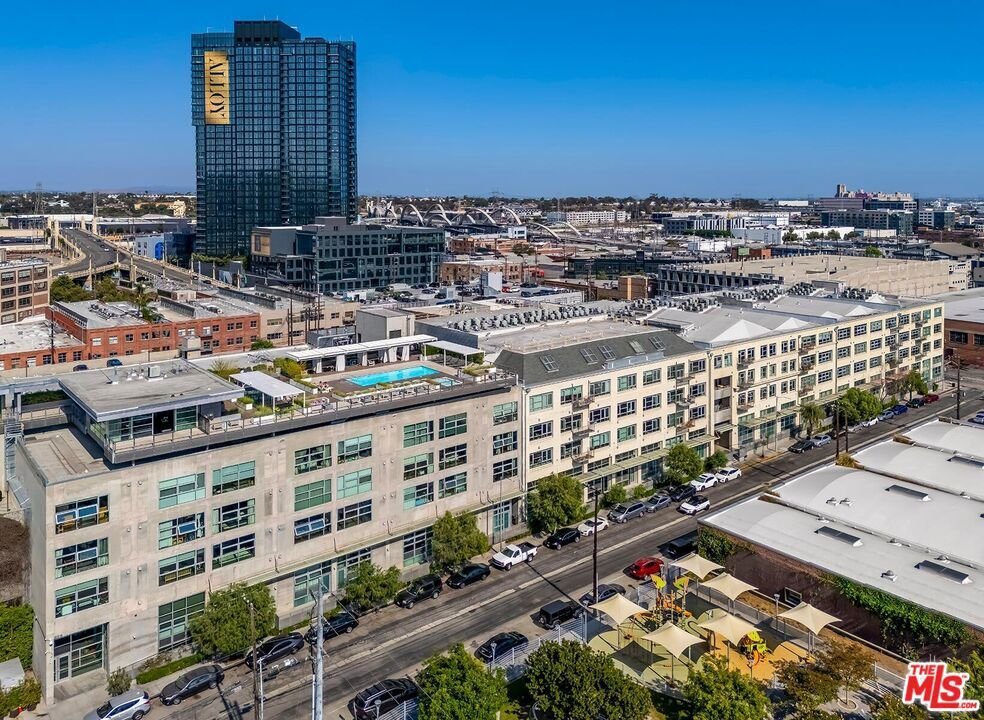 Condo in Los Angeles, California, United States 1 - 17747094