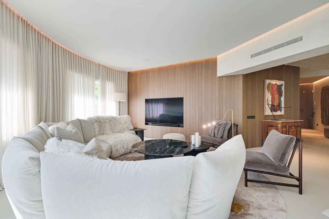 Apartment in Sarrià-Sant Gervasi, Barcelona, Spain 2 - 17745368