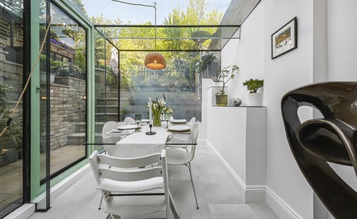Apartment in Charing Cross, Westminster, England 1