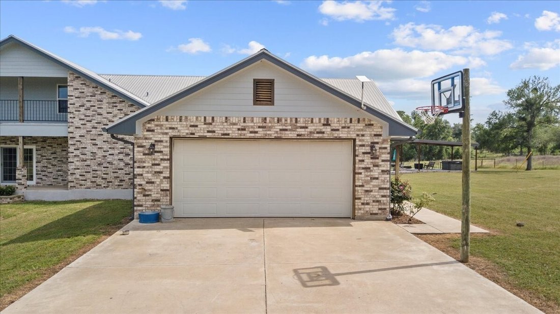 Farm Ranch in Red Rock, Texas, United States 4 - 17750508